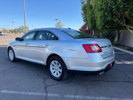 2011 Ford Taurus SE
