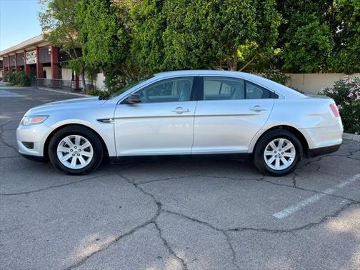 2011 Ford Taurus SE