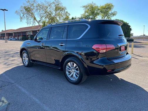 2017 INFINITI QX80 Base