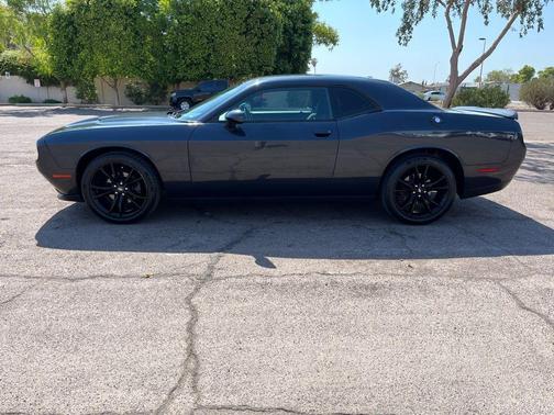 2017 Dodge Challenger SXT