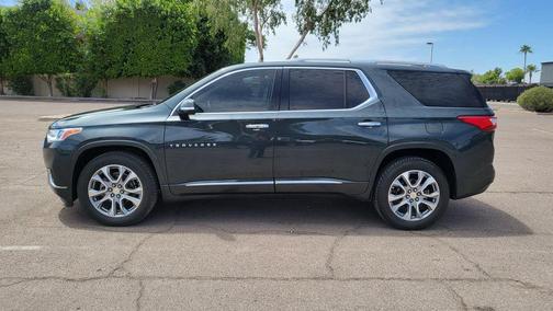 Graphite Metallic 2020 Chevrolet Traverse Premier