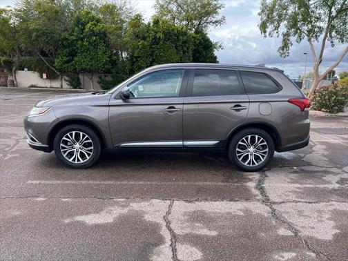 2017 Mitsubishi Outlander ES