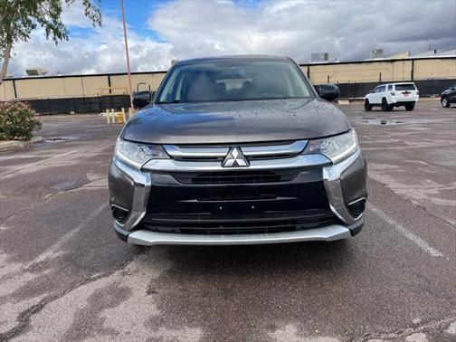 2017 Mitsubishi Outlander ES