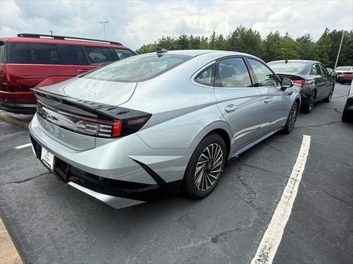 2025 Hyundai SONATA Hybrid SEL