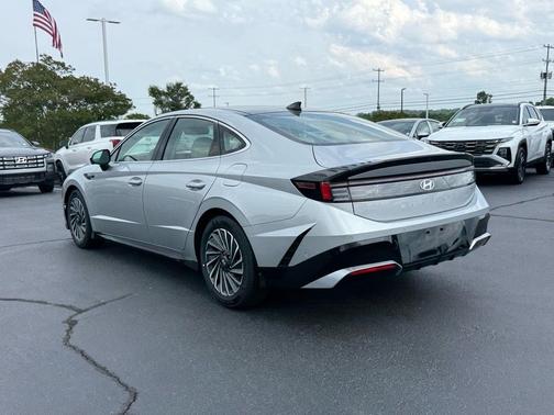2025 Hyundai SONATA Hybrid Limited