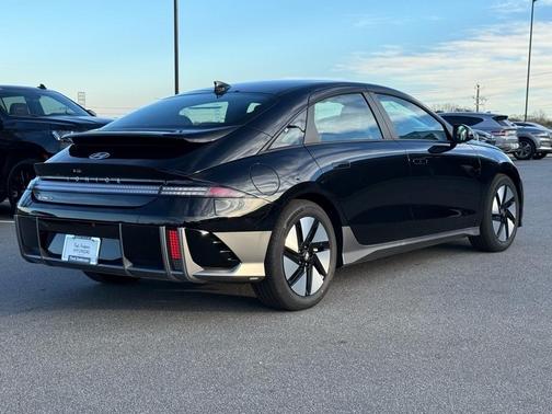 2025 Hyundai IONIQ 6 SE