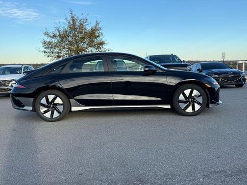 2025 Hyundai IONIQ 6 SE