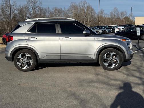 2023 Hyundai VENUE SEL