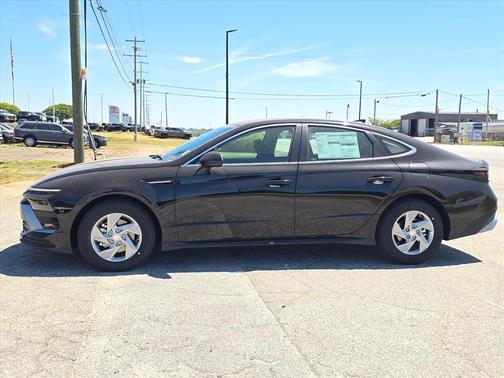 Black 2026 Hyundai SONATA SE