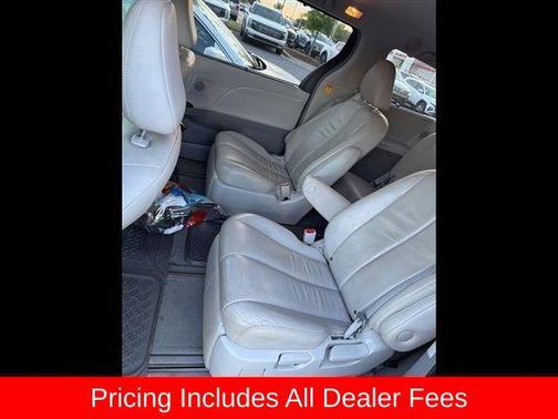 Silver Sky Metallic 2013 Toyota Sienna XLE