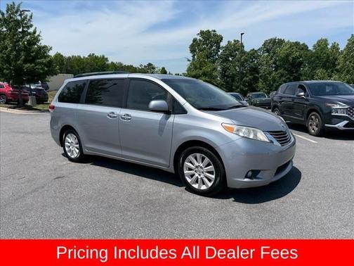 Silver Sky Metallic 2013 Toyota Sienna XLE