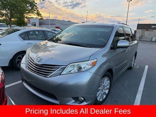 Silver Sky Metallic 2013 Toyota Sienna XLE
