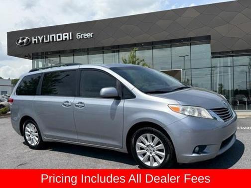 Silver Sky Metallic 2013 Toyota Sienna XLE