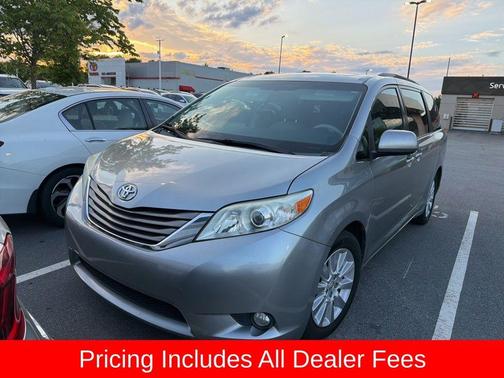 Silver Sky Metallic 2013 Toyota Sienna XLE