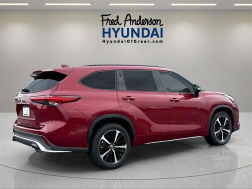 2022 Toyota Highlander XSE