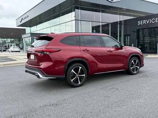 2022 Toyota Highlander XSE