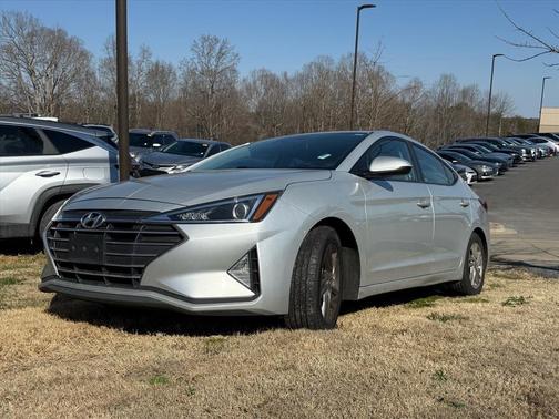 2019 Hyundai ELANTRA SEL