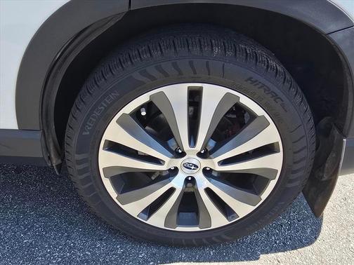 Crystal White Pearl 2020 Subaru Ascent Limited 7-Passenger