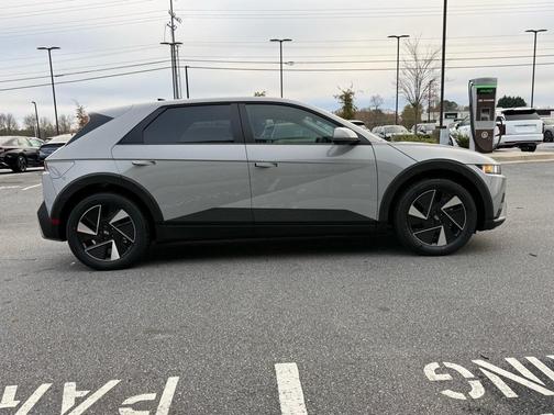 2026 Hyundai IONIQ 5 SE