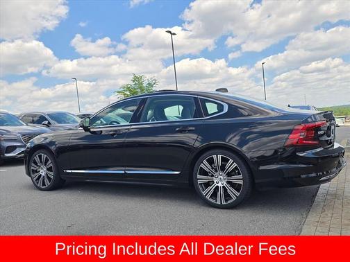 Onyx Black Metallic 2023 Volvo S90 B6 Ultimate