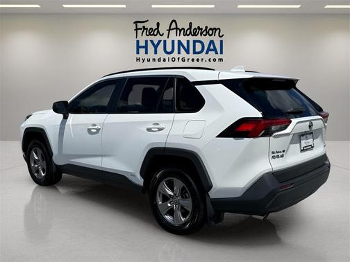 2022 Toyota RAV4 Hybrid LE