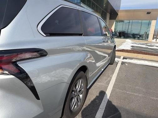 2024 Toyota Sienna XLE