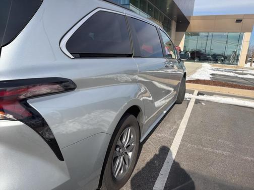 2024 Toyota Sienna XLE