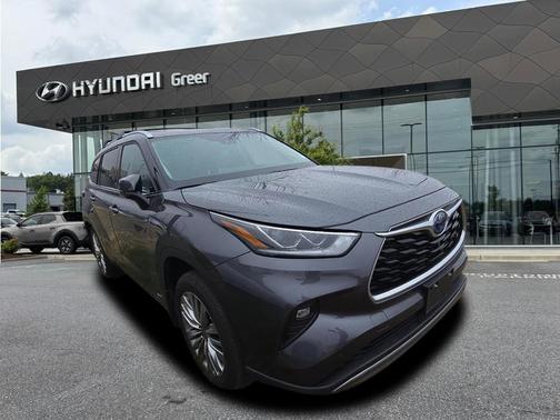 2023 Toyota Highlander Hybrid Platinum