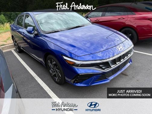 2024 Hyundai ELANTRA Limited
