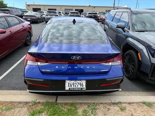 2024 Hyundai ELANTRA Limited