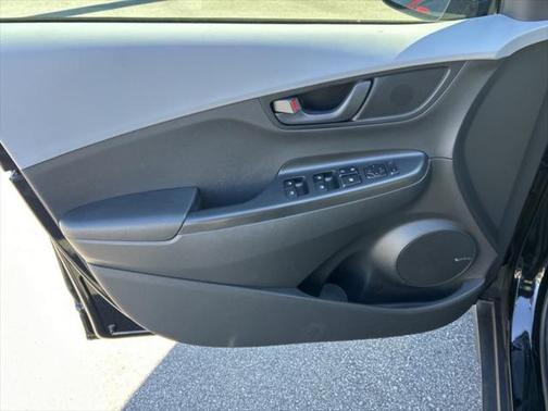 2021 Hyundai KONA SEL Plus