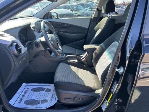 2021 Hyundai KONA SEL Plus