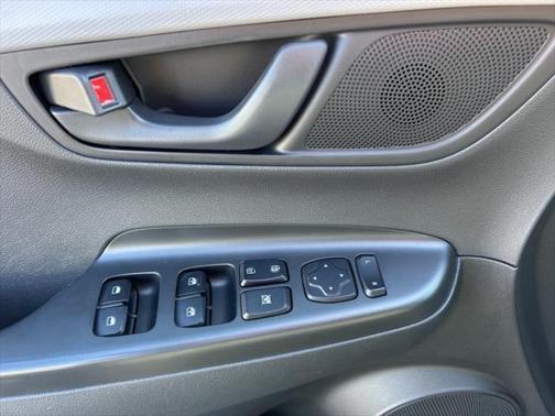 2021 Hyundai KONA SEL Plus