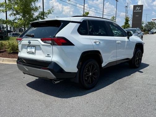 2024 Toyota RAV4 Hybrid SE
