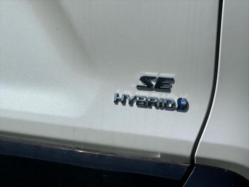 2024 Toyota RAV4 Hybrid SE