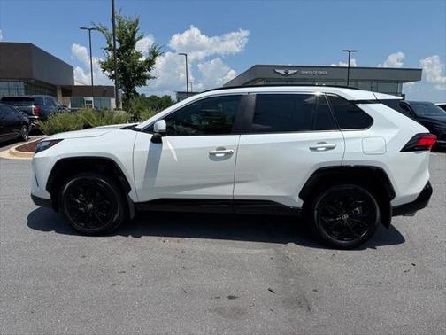 2024 Toyota RAV4 Hybrid SE