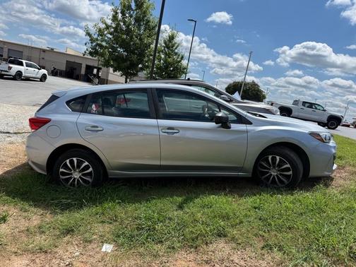 2019 Subaru Impreza 2.0i