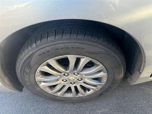 2011 Toyota Sienna Base