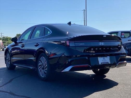 2025 Hyundai SONATA Hybrid SEL