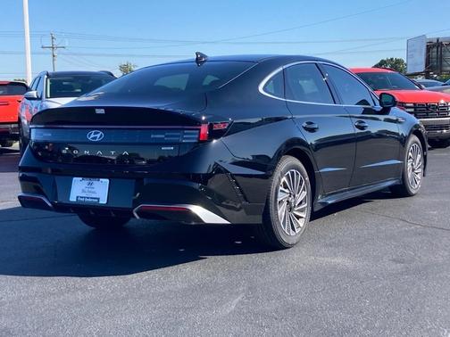 2025 Hyundai SONATA Hybrid SEL