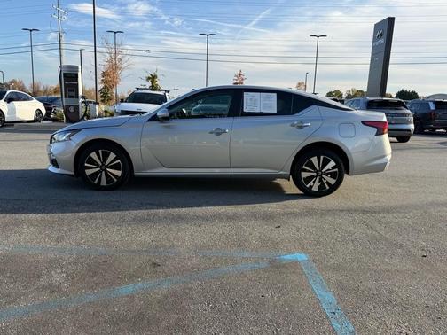 2022 Nissan Altima 2.5 SV