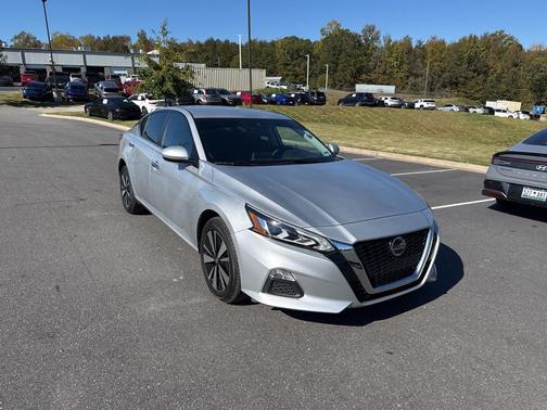 2022 Nissan Altima 2.5 SV