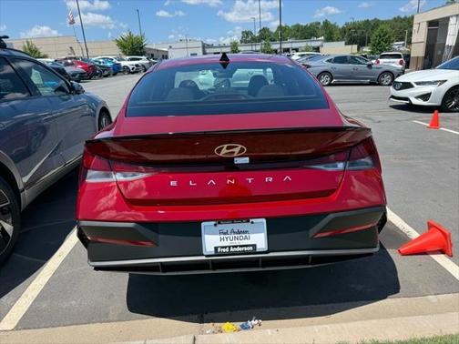 2025 Hyundai ELANTRA SEL Sport