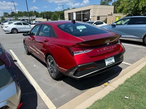 2025 Hyundai ELANTRA SEL Sport