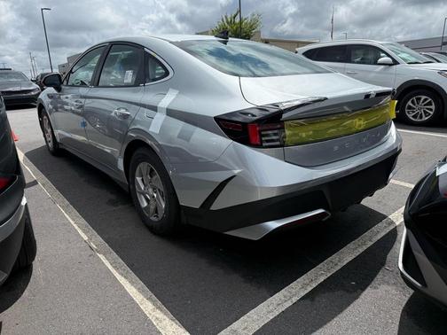 2025 Hyundai SONATA SE