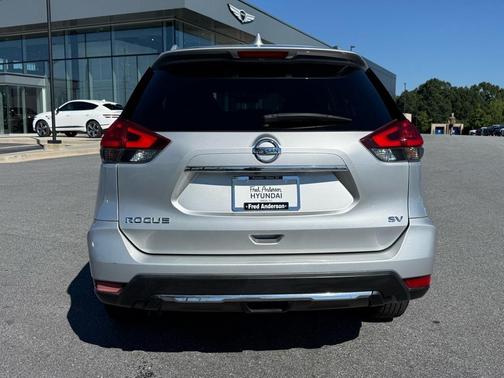 2017 Nissan Rogue SV