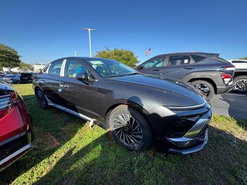2025 Hyundai SONATA Hybrid SEL