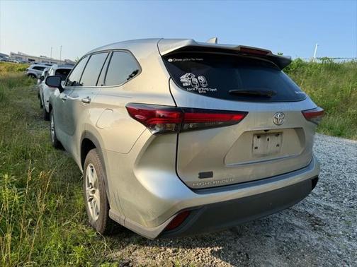 2021 Toyota Highlander LE