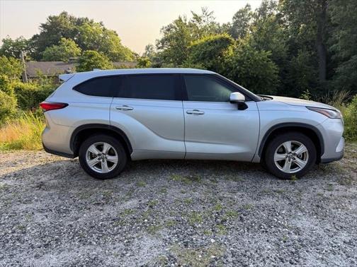2021 Toyota Highlander LE