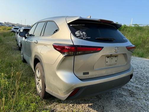 2021 Toyota Highlander LE